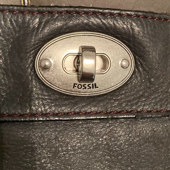 Black Leather Fossil Purse - Picture 4 of 9